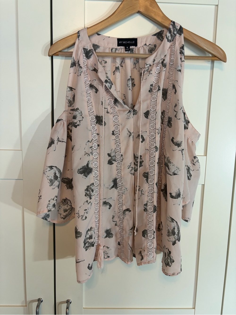 My Michelle Blush Pink Floral Cold-Shoulder Blouse with Lace Panels W